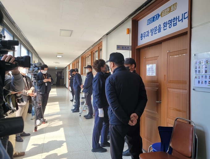 압수수색 진행 중인 경기도청 모습. (사진=연합뉴스)