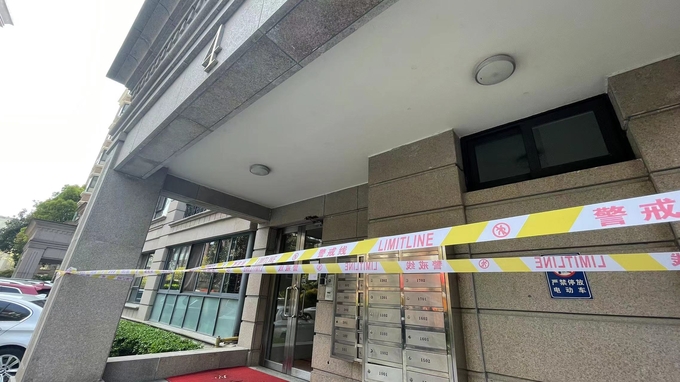 코로나 감염자 나와 봉쇄된 상하이 아파트 입구 (사진=연합뉴스 제공)