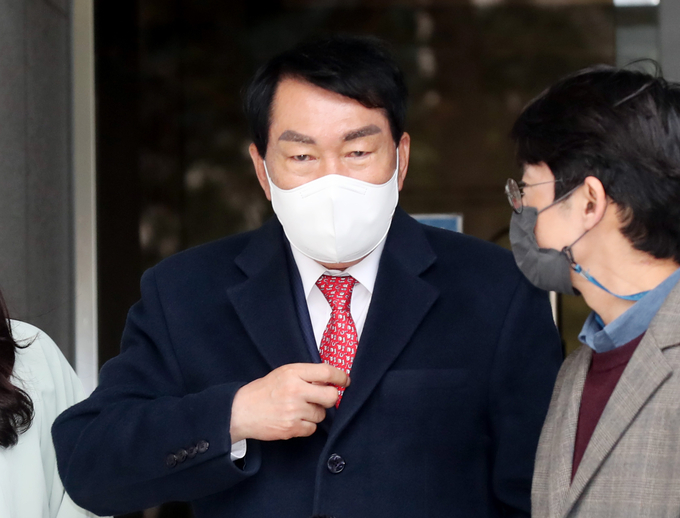 영장심사 마친 국힘 인천시장 경선후보 안상수. ( 사진 = 연합뉴스 제공 )