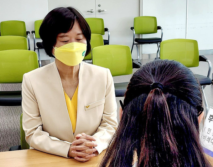 인천시장 후보 등록하는 이정미. ( 사진 = 이정미 후보 캠프 제공 )