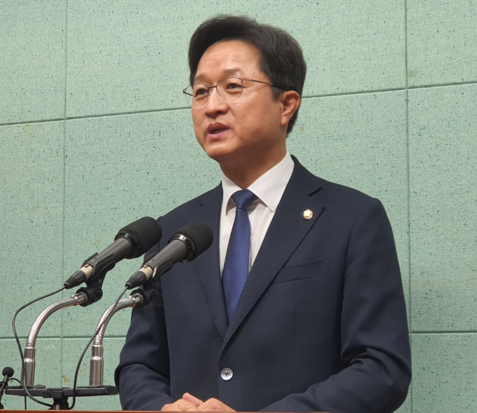 포부 밝히는 강병원 의원