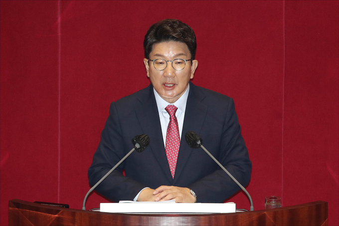 권성동 국민의힘 당 대표 직무대행 겸 원내대표가 21일 국회 본회의장에서 교섭단체 대표연설을 하고 있다. (사진=연합뉴스 제공)