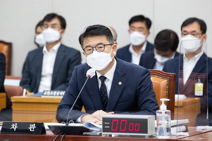 장상윤 교육부 차관이 9일 오전 국회에서 열린 교육위원회에서 발언을 하고 있다. (사진=연합뉴스 제공)