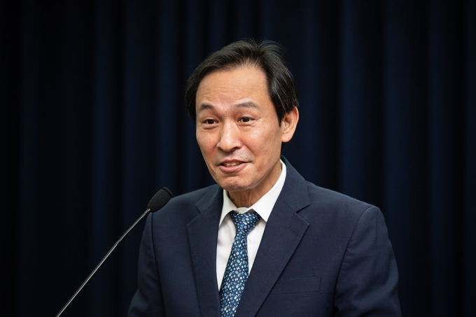 우상호 더불어민주당 비상대책위원장과 청년당원들이 15일 서울 여의도 국회 의원회관에서 열린 민주당 전국청년당 주최 청년공감 청년소통 열린간담회에서 인사말을 하고 있다. (사진=연합뉴스 제공)