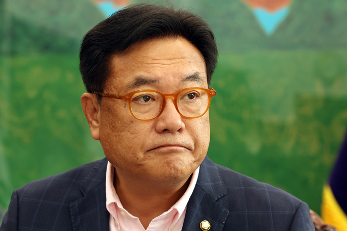 정진석 국민의힘 비상대책위원장이 국회에서 한 언론사와 인터뷰를 하고 있다. (사진=연합뉴스 제공)