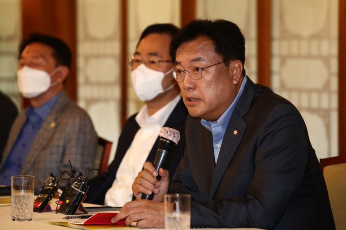 정진석 국민의힘 비상대책위원장이 25일 삼청동 국무총리공관에서 열린 고위당정협의회에서 발언하고 있다. (사진=연합뉴스 제공)
