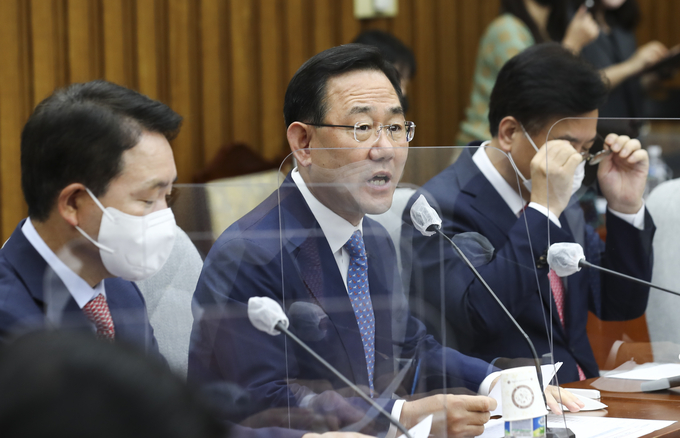 주호영 국민의힘 원내대표가 27일 국회에서 '국정감사 사전점검회의'에 참석해 발언하고 있다. (사진=연합뉴스 제공)