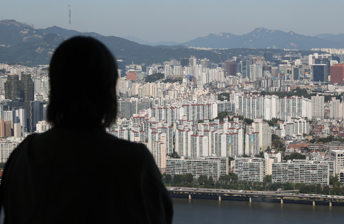 아파트 가격 하락세, 주택가격전망지수도 사상 최저 수준까지. (사진=연합뉴스 제공)
