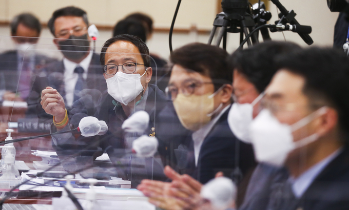 6일 박주민 더불어민주당 의원이 국회 법제사법위원회 회의장에서 의사발언을 하고 있다. (사진=연합뉴스 제공)