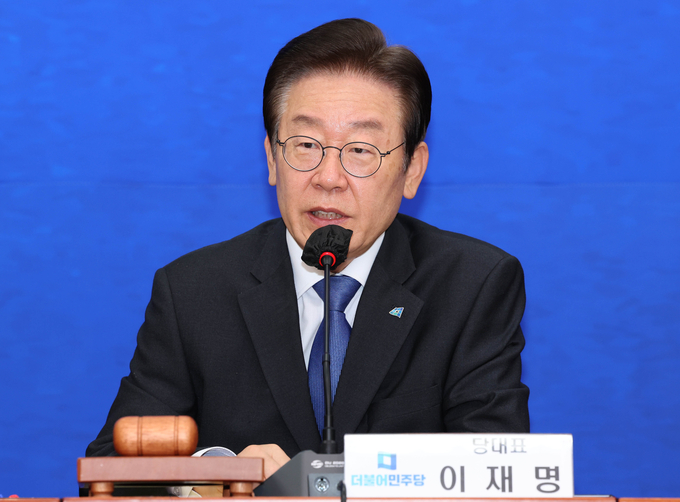 이재명 더불어민주당 대표가 25일 국회 본관에서 열린 최고위원회의에 참석해 발언하고 있다. (사진=연합뉴스 제공)
