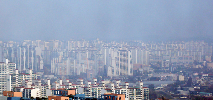 서울, 경기 과천·성남(분당·수정)·하남·광명 등 4곳을 제외한 경기도 전역과 인천, 세종이 부동산 규제지역에서 해제됐다. (사진=연합뉴스 제공)