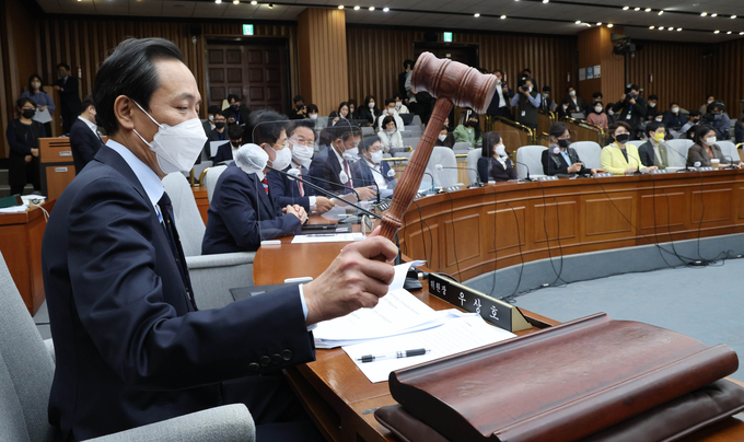 24일 용산 이태원 참사 진상규명과 재발방지를 위한 국정조사 특별위원회는 첫 전체회의를 열었다. (사진=연합뉴스 제공)