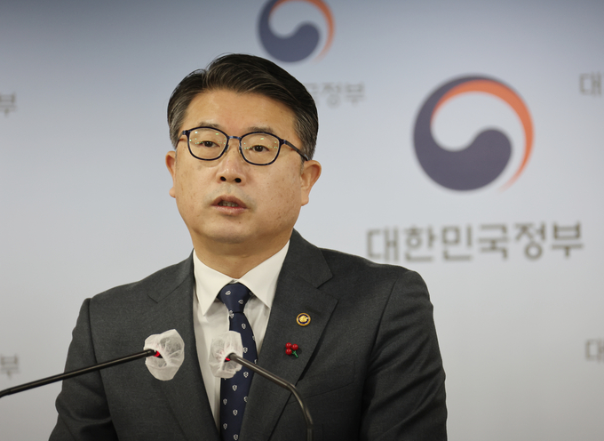 장상윤 교육부 차관이 22일 정부서울청사 브리핑실에서 2022년 개정 초중등학교 및 특수학교 교육과정 확정 발표를 하고 있다. (사진=연합뉴스 제공)