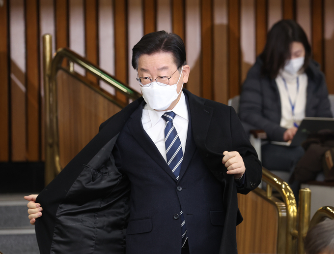 이재명 더불어민주당 대표가 29일 국회에서 열린 '검찰 인권침해 수사의 문제점과 제도적 대책 마련을 위한 토론회'에 참석하고 있다. (사진=연합뉴스 제공)