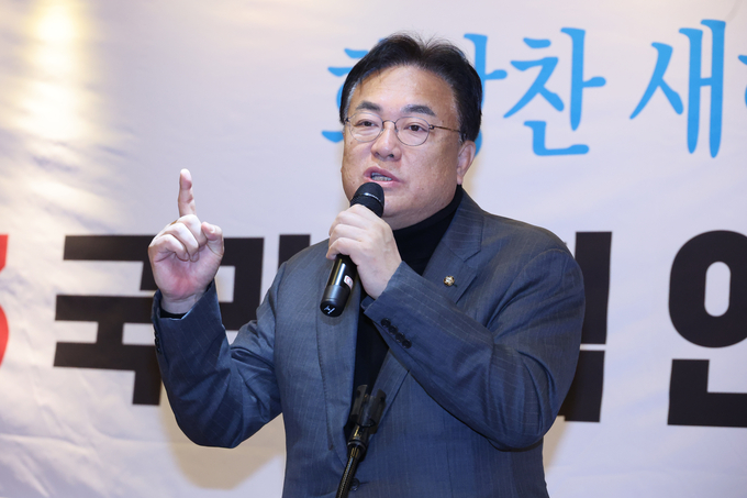 11일 국민의힘 인천시당 신년 인사회에서 정진석 비상대책위원장이 인사말을 하고 있다. ( 사진 = 연합뉴스 제공 )