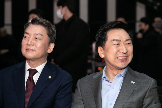 국민의힘 3·8 전당대회 당대표 후보인 안철수 의원(왼쪽)과 김기현 의원. (사진=연합뉴스)