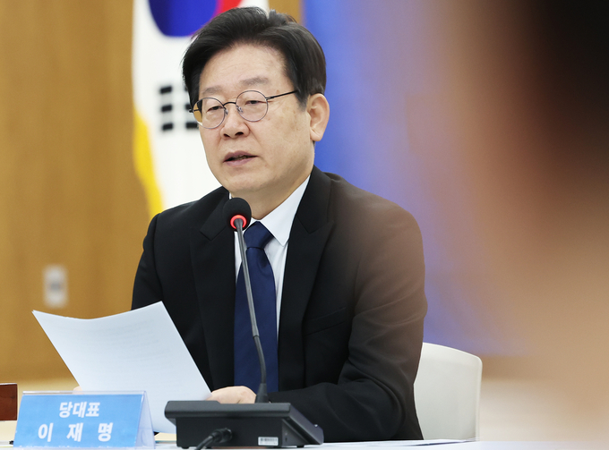 이재명 더불어민주당 대표가 10일 오전 경기도 수원시 경기도의회에서 열린 현장 최고위원회에서 발언하고 있다. (사진=연합뉴스)