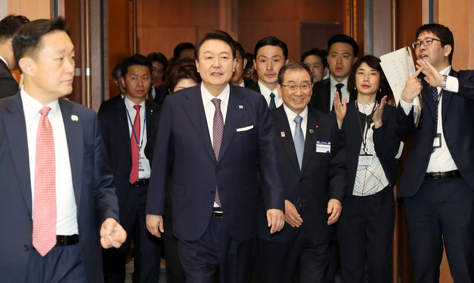 한일 비즈니스라운드 테이블 입장하는 윤석열 대통령 (사진=연합뉴스)