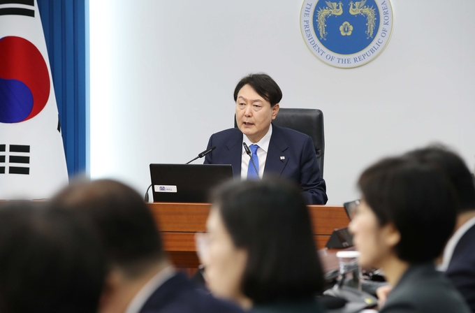 윤석열 대통령이 18일 용산 대통령실에서 제16회 국무회의를 주재하고 발언하고 있다. (사진=연합뉴스)