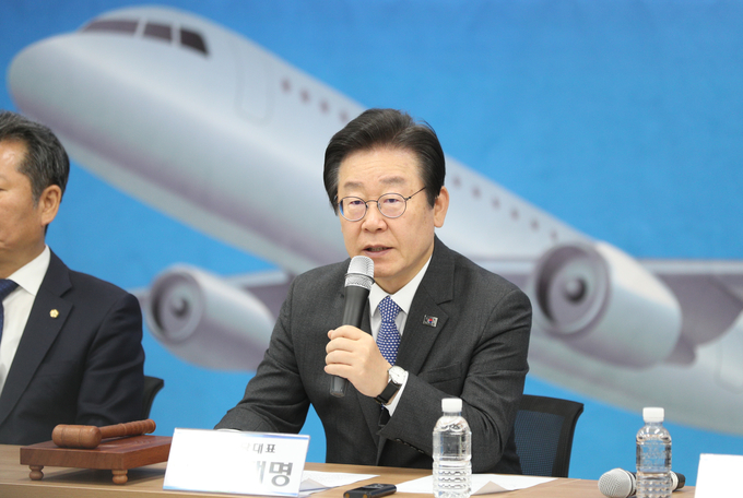  이재명 더불어민주당 대표가 10일 오전 대구 중구 민주당 대구시당 김대중홀에서 열린 대구 현장 최고위원회의를 찾아 모두발언하고 있다. (사진=연합뉴스)