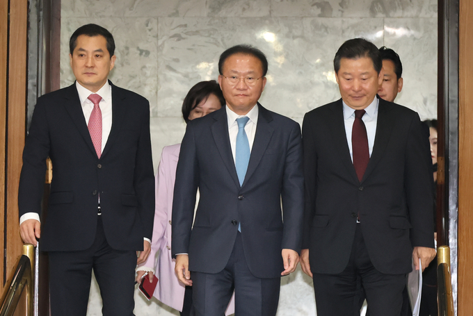 윤재옥 원내대표가 16일 국회에서 열린 원내대책회의에 참석하고 있다. (사진=연합뉴스)