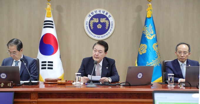 윤석열 대통령이 23일 용산 대통령실에서 국무회의를 주재하고 발언하고 있다. (사진=연합뉴스)