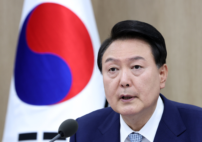 윤석열 대통령이 27일 용산 대통령실에서 제26차 국무회의를 주재하고 있다. (사진=연합뉴스)