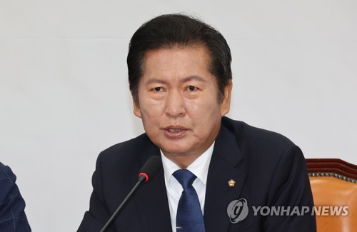 더불어민주당 정청래 최고위원이 28일 오전 서울 여의도 국회에서 열린 최고위원회의에서 발언하고 있다.