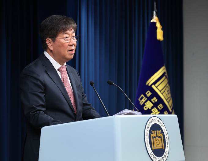 김대기 대통령실 비서실장이 29일 용산 대통령실에서 장·차관급 인사 개편을 발표하고 있다. (사진=연합뉴스)