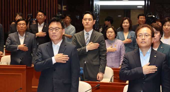 더불어민주당은 18일 국회 예결위회의장에서 의원 총회를 열고 불체포특권을 포기하기로 결의를 모았다. (사진=연합뉴스)