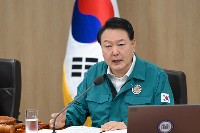 국무회의에서 발언하는 윤석열 대통령