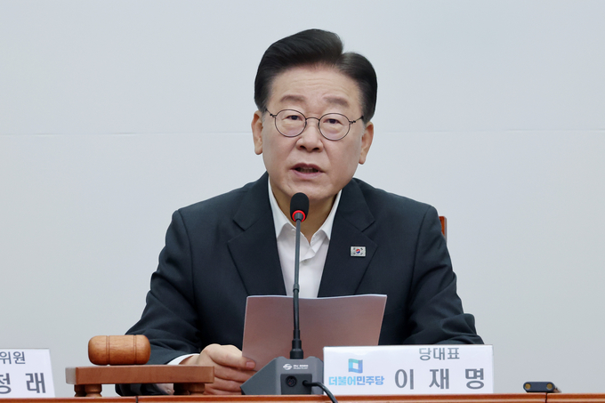 이재명 더불어민주당 대표가 24일 국회에서 열린 최고위원회의에 참석해 발언하고 있다. (사진=연합뉴스)