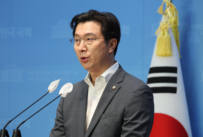 강민국 국민의힘 수석대변인이 6일 국회 소통관 기자회견장에서 논평을 발표하고 있다. (사진=연합뉴스)
