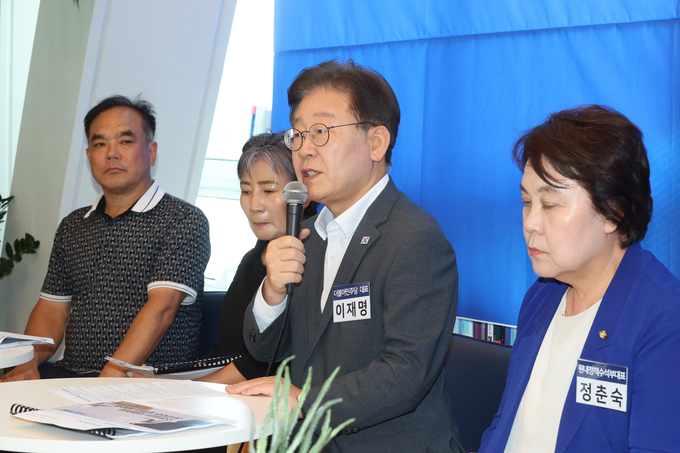 이재명 더불어민주당 대표가 8일 경기 광명시 광명시자영업지원센터에서 열린 민주당 민생채움단 취약차주 소상공인·자영업자 보호 현장간담회에서 발언하고 있다. (사진=연합뉴스)