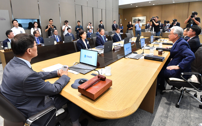이창용 한국은행 총재가 24일 금융통화위원회 통화정책방향 결정회의를 주재하고 있다. (사진=연합뉴스 제공)