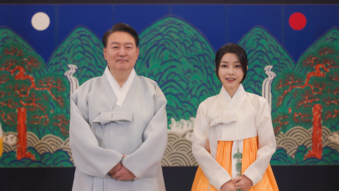 28일 윤석열 대통령과 부인 김건희 여사는 영상을 통해 추석 연휴 첫날 대국민 영상 메시지를 냈다. (사진=연합뉴스)