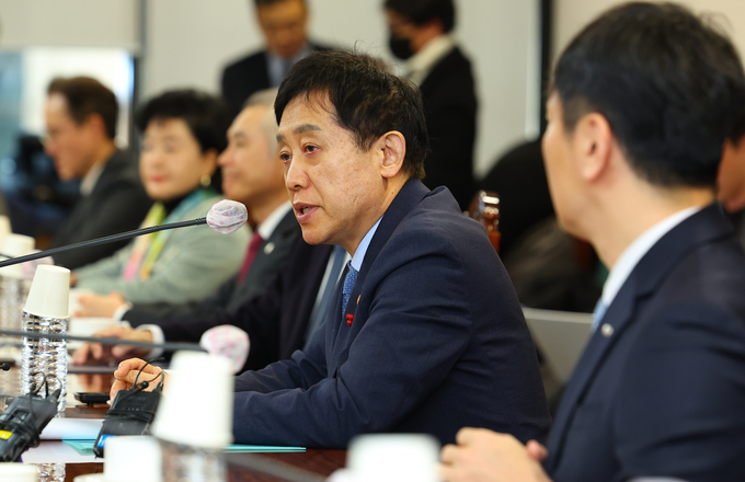 김주현 금융위원장이 은행권 민생금융지원 간담회에서 발언하고 있다. (사진=연합뉴스 제공)