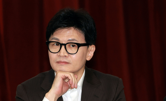 한동훈 국민의힘 비상대책위원장이 24일 서울 숭실대학교 한경직기념관에서 열린 대학생 현장간담회에서 잠시 생각에 잠겨있다. (사진=연합뉴스) 