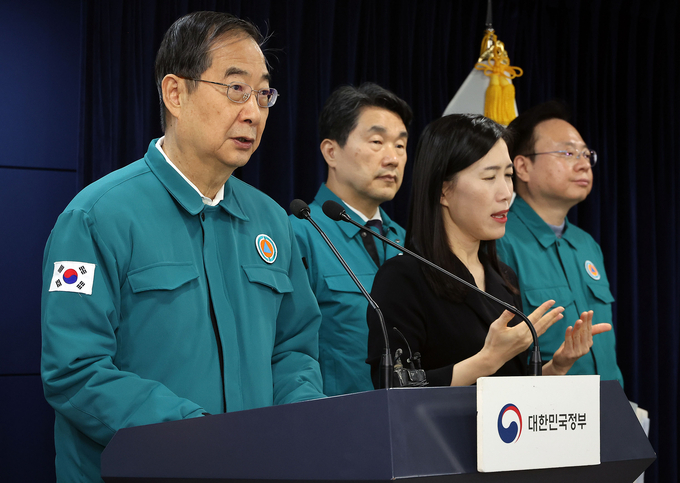 한덕수 국무총리가 18일 오후 정부서울청사에서 의대정원 증원 필요성 및 의사 집단행동 관련 대국민 담화문을 발표하고 있다. (사진=연합뉴스)
