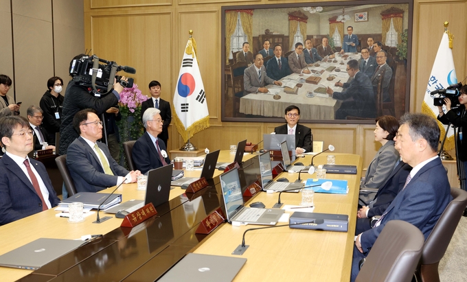 이창용 한국은행 총재가 지난 12일 금융통화위원회를 주재하고 있다. (사진=연합뉴스 제공)