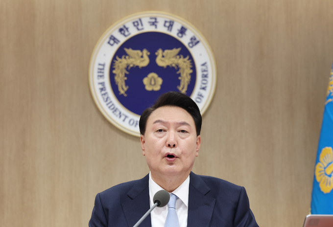 윤석열 대통령이 16일 용산 대통령실에서 국무회의를 주재하고 4·10 총선 관련 입장을 발표하고 있다. (사진=연합뉴스)