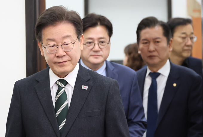 이재명 더불어민주당 대표가 지난 19일 국회에서 열린 최고위원회의에 참석하는 모습. (사진=연합뉴스)