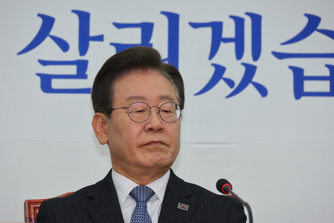 이재명 더불어민주당 대표가 22일 국회에서 열린 최고위원회의에 참석해 있다. (사진=연합뉴스)