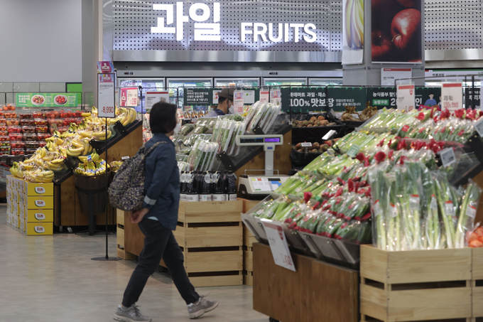 한 대형마트에서 시민들이 장을 보고 있다. (사진=연합뉴스 제공)