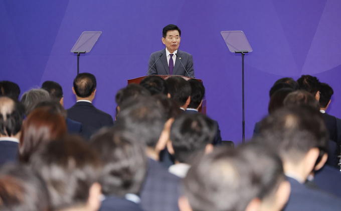 김진표 국회의장은 28일 국회 본관 중앙홀에서 열린 제26주년 국회개원기념식에서 기념사를 하고 있다. (사진=연합뉴스) 