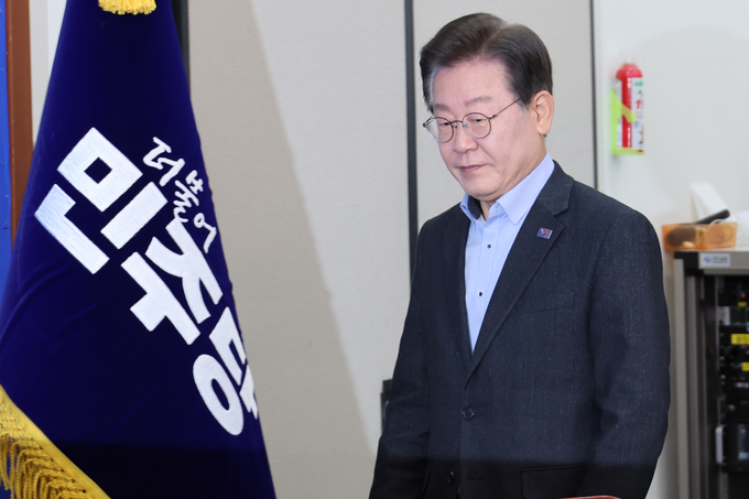 이재명 더불어민주당 대표가 3일 국회에서 열린 최고위원회의에 참석하고 있다. (사진=연합뉴스)