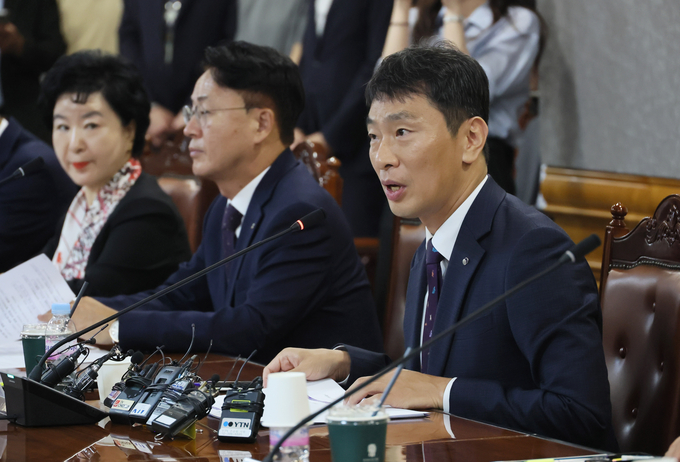 이복현 금융감독원장이 10일 은행장들과의 간담회에서 발언하고 있다. (사진=연합뉴스 제공)