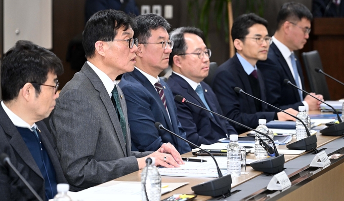 이창용 한국은행 총재가 10일 한은에서 열린 야 3당 긴급 경제 상황 현장점검 회의에서 발언하고 있다. (사진=연합뉴스 제공)