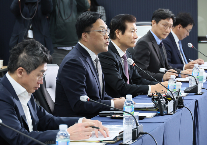 김병환 금융위원장이 17일 열린 카드사 CEO 간담회에서 모두발언하고 있다. (사진=연합뉴스 제공)