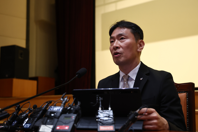 이복현 금융감독원장이 2025년 업무계획 기자간담회에서 발언하고 있다. (사진=연합뉴스 제공)